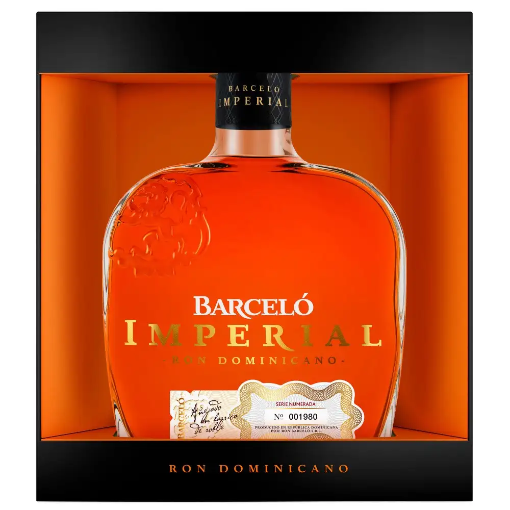 Image of the front of the bottle of the rum Ron Barceló Imperial