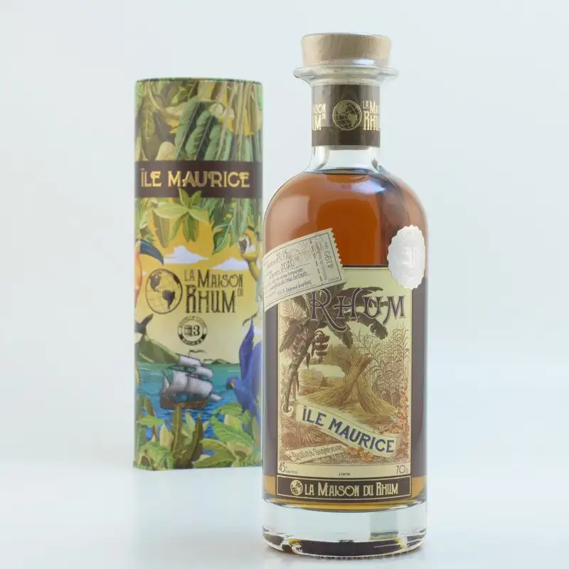 Image of the front of the bottle of the rum La Maison du Rhum #3