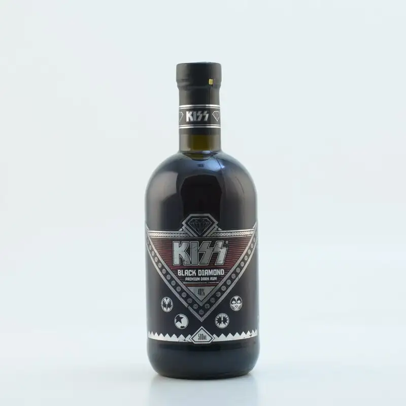 Image of the front of the bottle of the rum Kiss Black Diamond