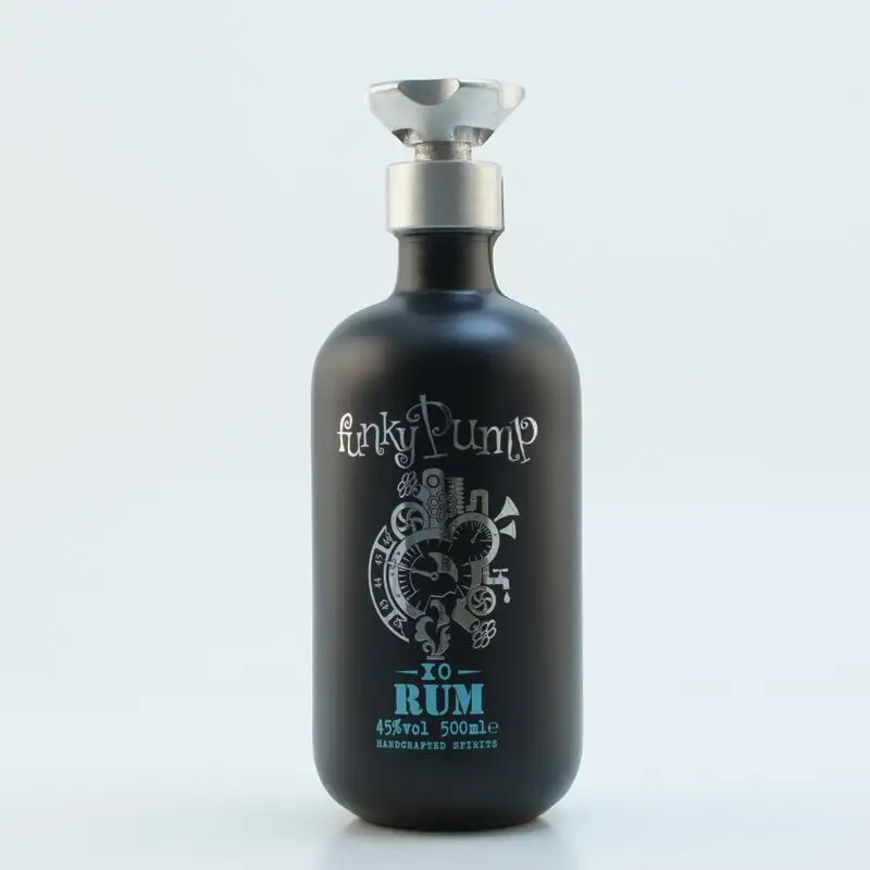 Image of the front of the bottle of the rum Funky Pump XO Rum