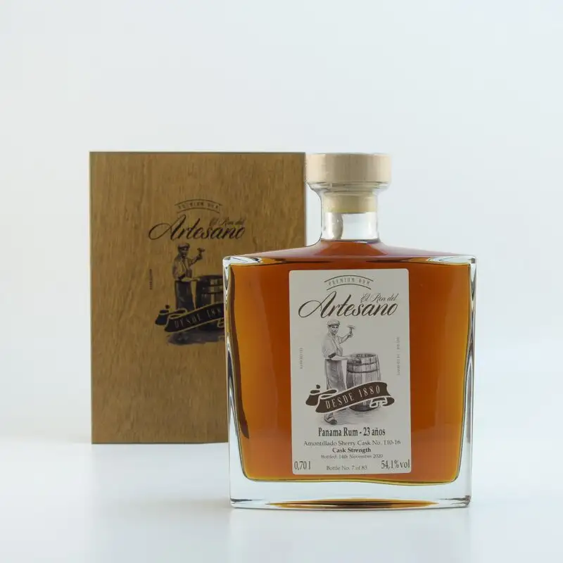 Image of the front of the bottle of the rum Panama Rum 23 Años
