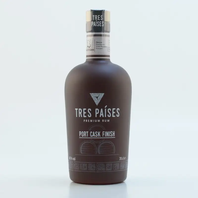 Image of the front of the bottle of the rum Tres Paìses Port Cask Finish