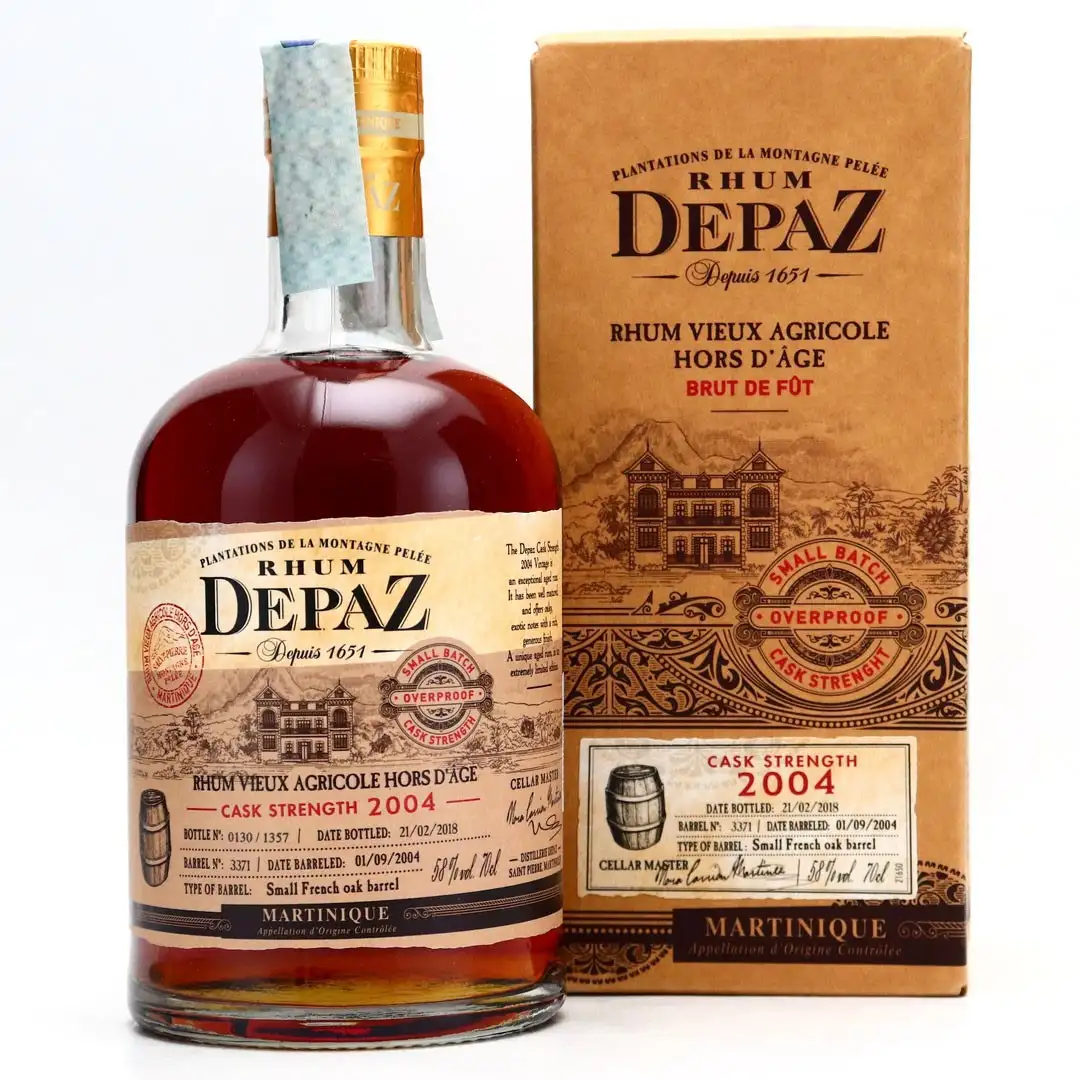 Image of the front of the bottle of the rum 2004