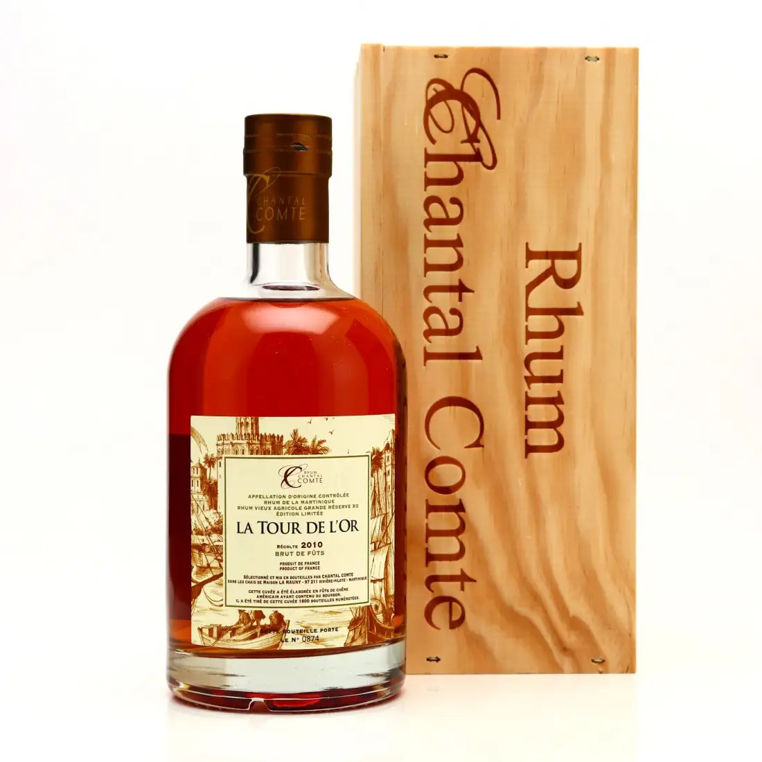 Image of the front of the bottle of the rum La Tour de L'or