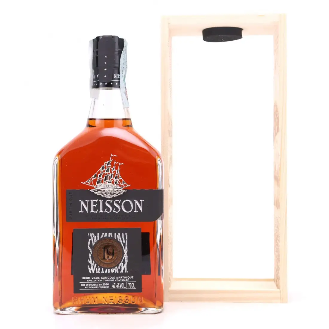 Image of the front of the bottle of the rum19 ans