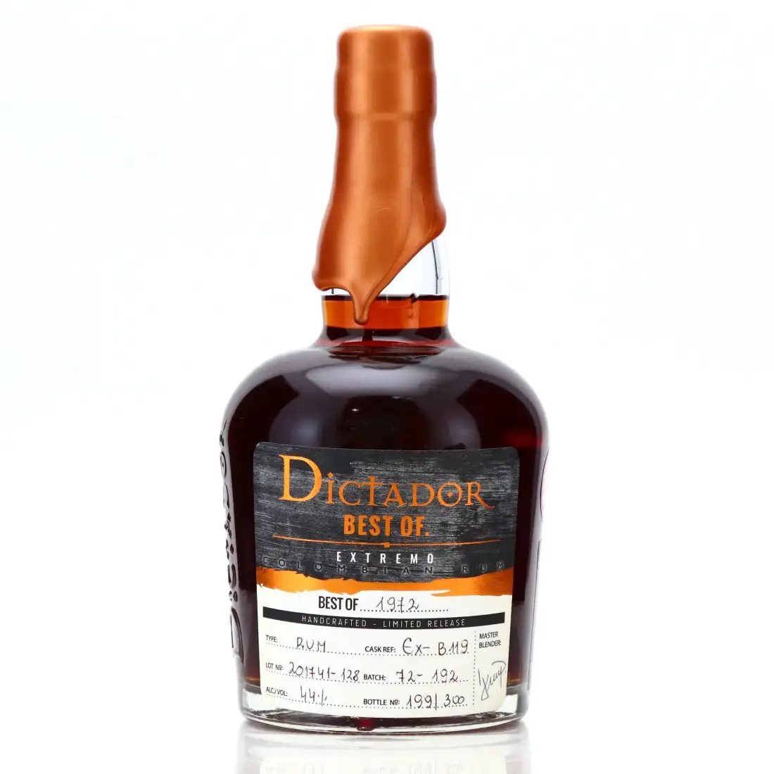 Image of the front of the bottle of the rum Dictador Best Of