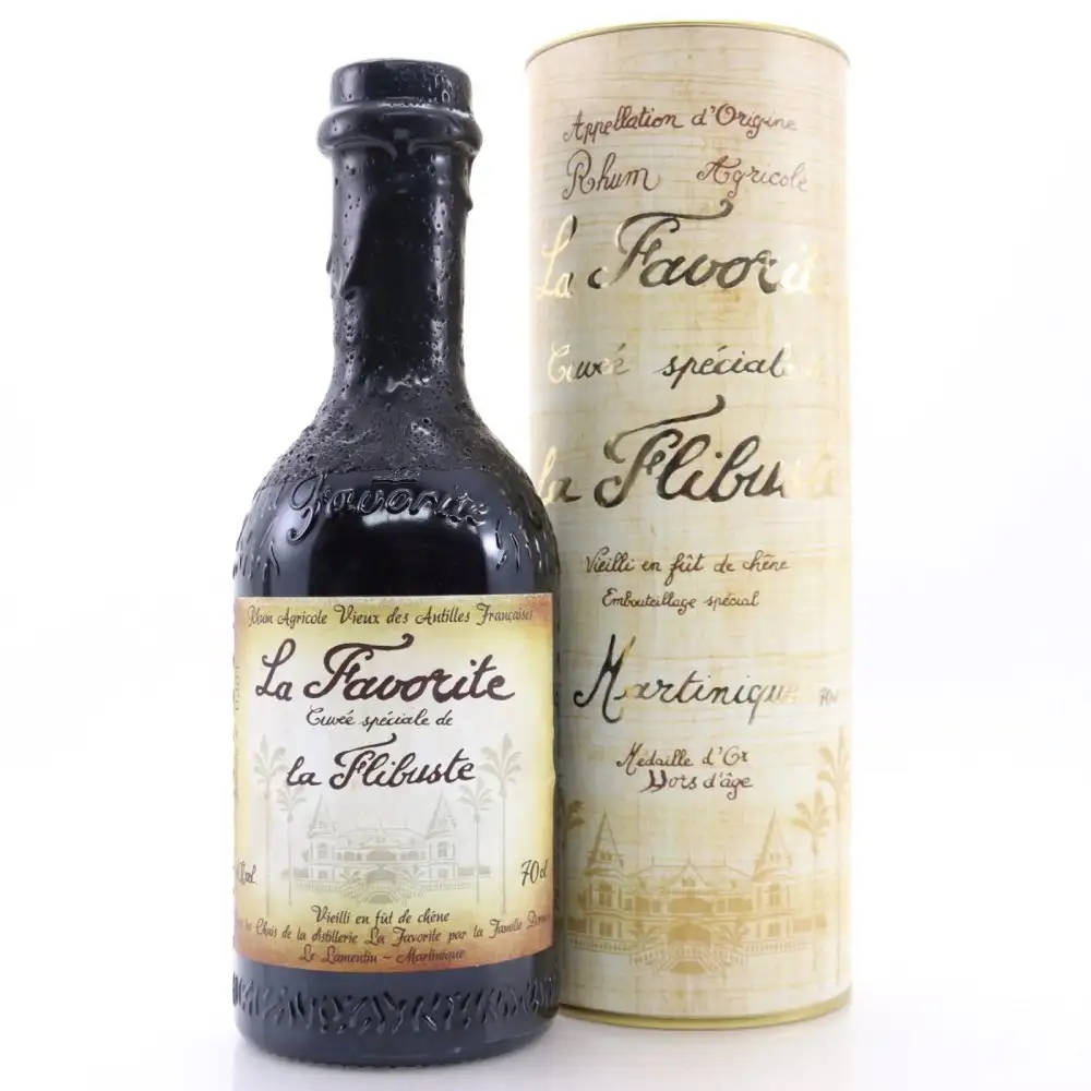 Image of the front of the bottle of the rum La Flibuste